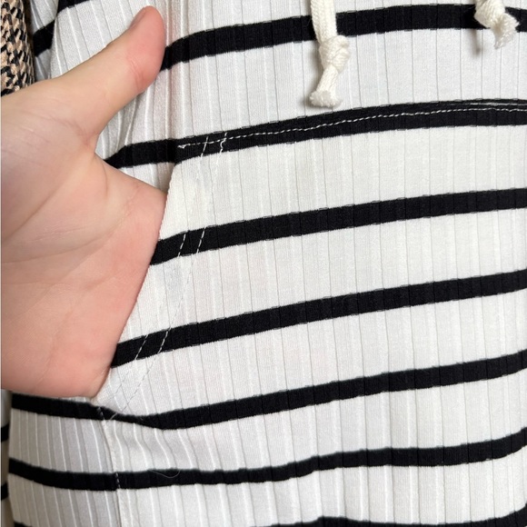 NWT Papillon Small Black & White Striped Long-Sleeve Hoodie - Picture 5 of 7